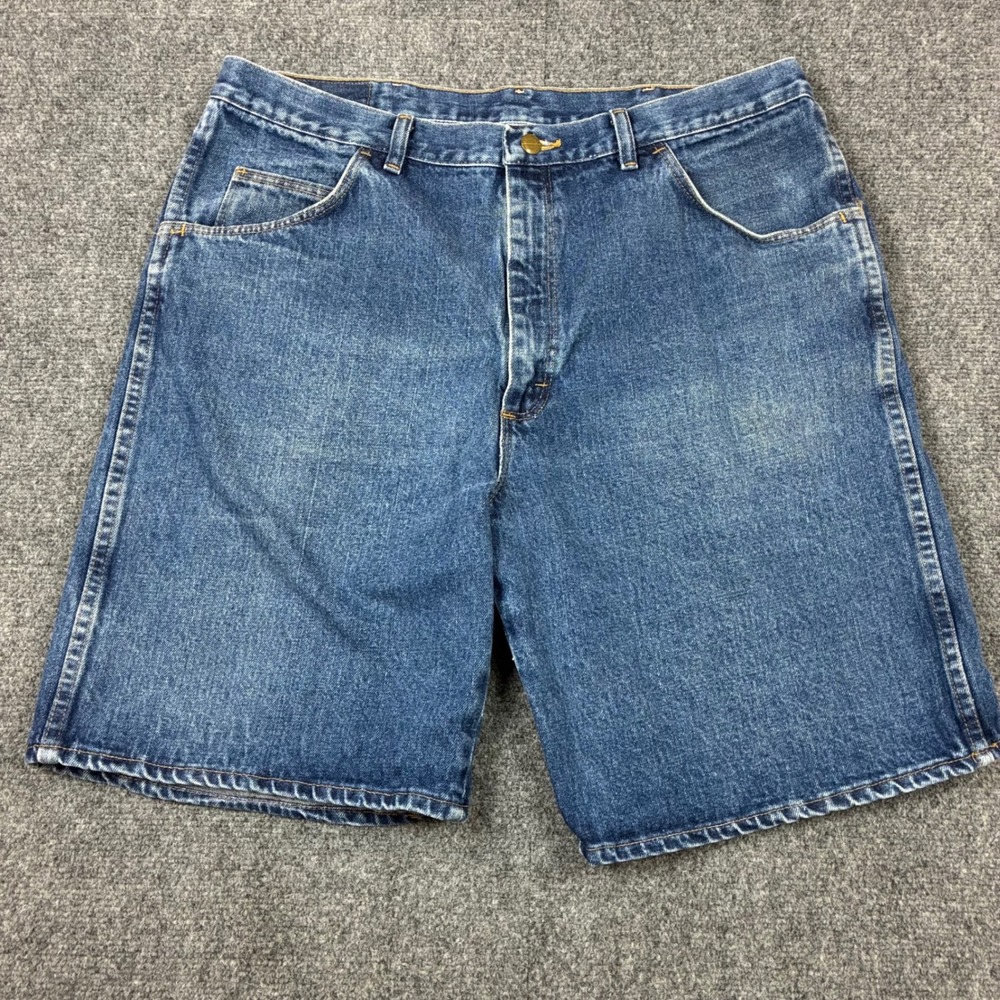 Wrangler Rugged Wear Mens Size 36W Shorts Blue Medium Wash Workwear Outdoors